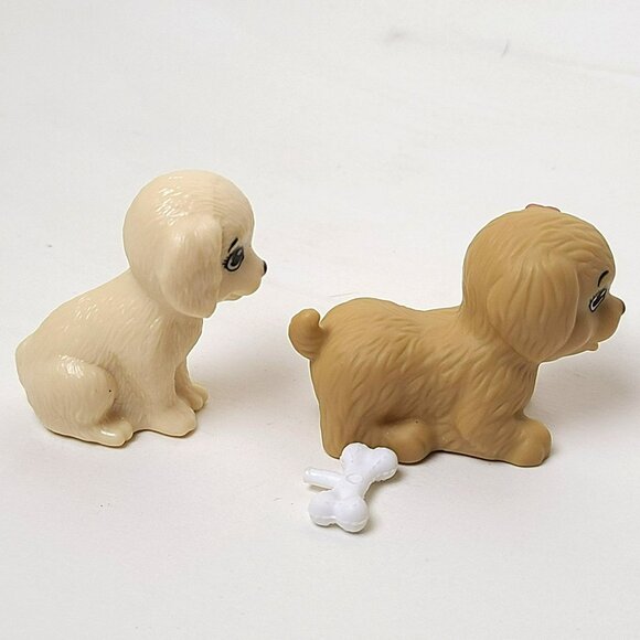 Mattel 2016 Barbie Pet Dog Figure Squirt Toy Golden Retriever Puppy w Bone & Pal - Picture 2 of 7